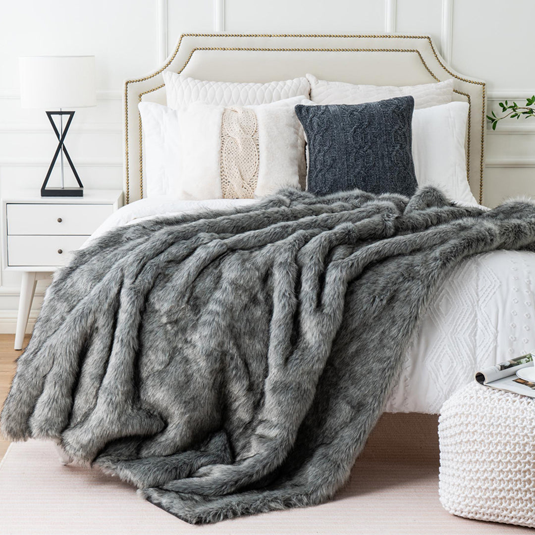 Faux Fur Brushed Tips Blanket