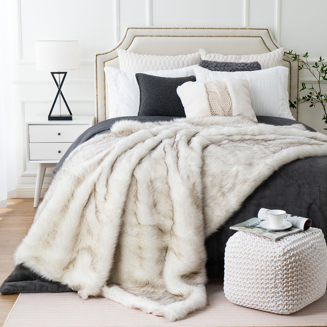 Battilo Home,faux fox fur blanket