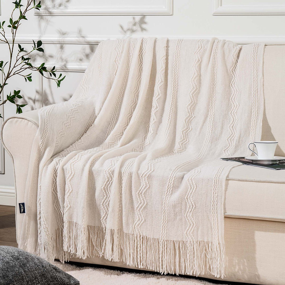 Wavy Pattern Fringe Throw