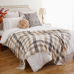 Farmhouse Plaid Throw